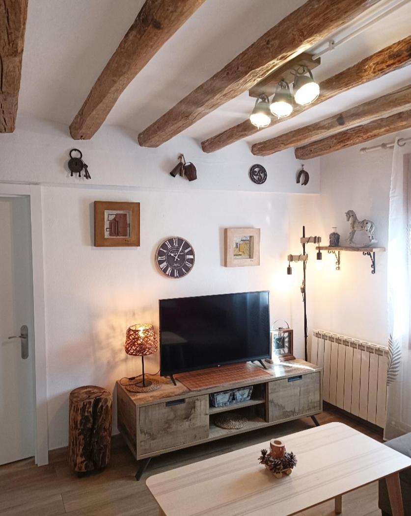 Apartament Turistic Campdevanol Exterior photo